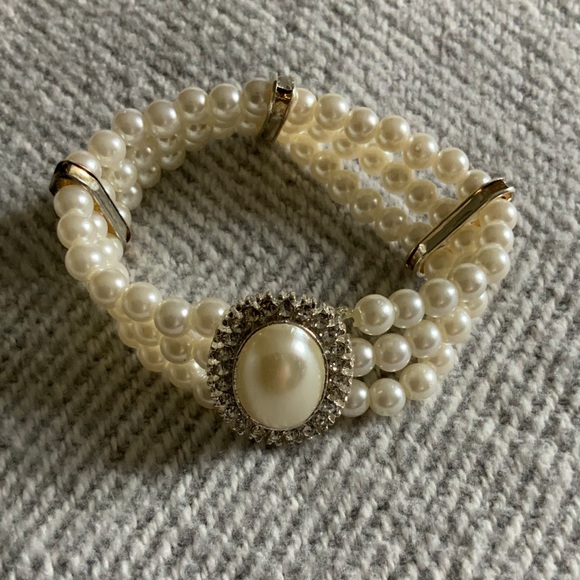 Assorted Costume Jewelry - Picture 8 of 8